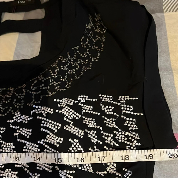 Dex Black  embroidered shortsleeved mini dress Sz M - Picture 5 of 9